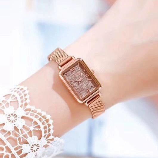 Ladies Alloy And Stainless Steel Square Quartz Watch With Mineral Strengthened Glass Mirror And Onion Crown
