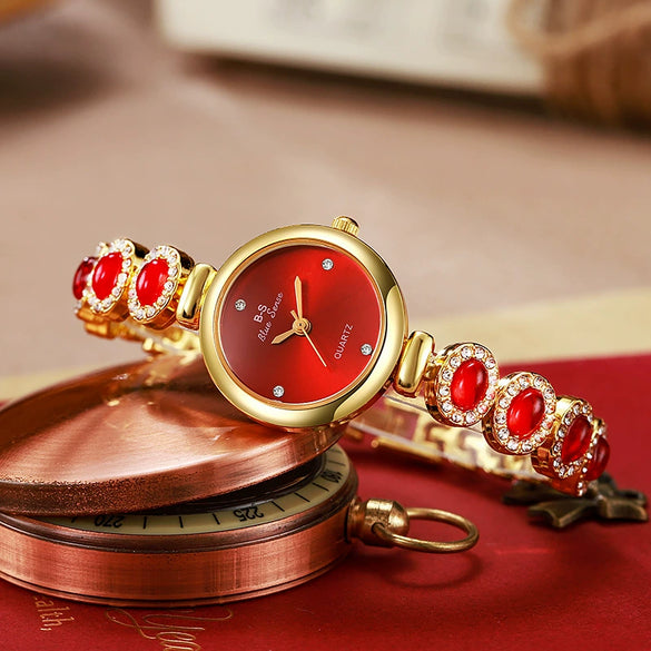 Ladies Alloy Bracelet Watch Round Dial Fashionable Elegant Waterproof