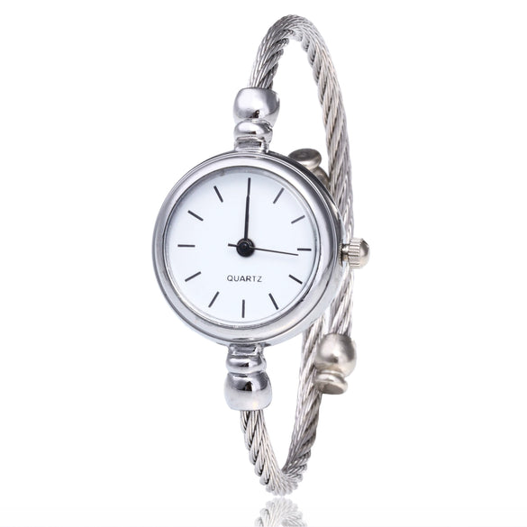 Ladies Alloy Bracelet Watch With Round Dial Chic And Retro Style