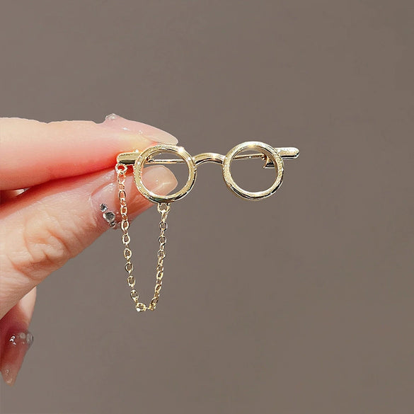 Ladies Alloy Cartoon Cute Glasses Style Electroplated Brooch Collar Pin Suit Antiexposure Buckle Pin Accessories
