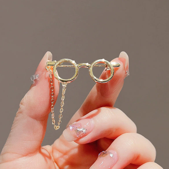 Ladies Alloy Cartoon Cute Glasses Style Electroplated Brooch Collar Pin Suit Antiexposure Buckle Pin Accessories