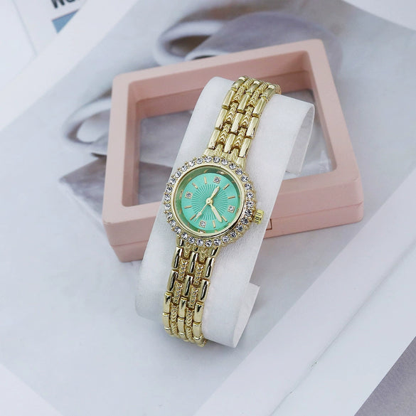 Ladies Alloy Casual Round Quartz Watch With Bracelet Style