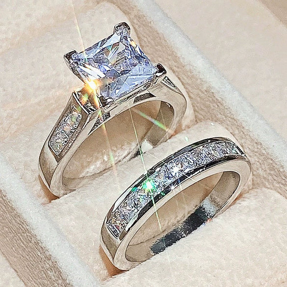 Ladies Alloy Flower Shaped Diamond Zircon Ring Set With Electroplating Jewelry