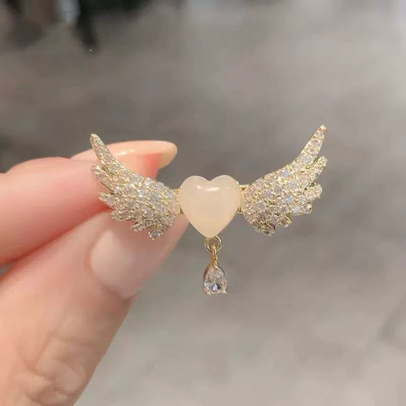 Ladies Alloy Heart Shape Electroplated Angel Wings Brooch Luxury Suit Accessories