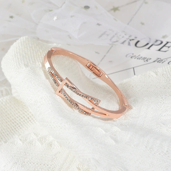 Ladies Alloy Heart Shape Inlaid Crystal Jewelry Bracelet