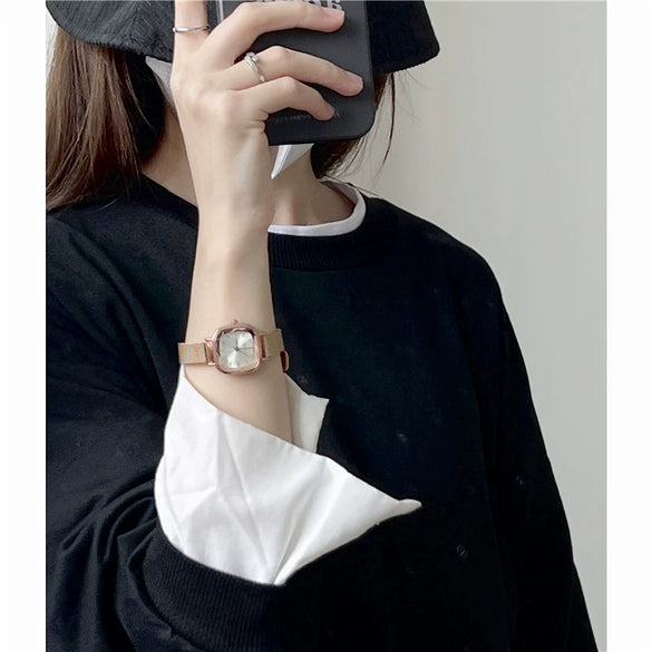 Ladies Alloy Watch Square Dial Retro Fashion Style