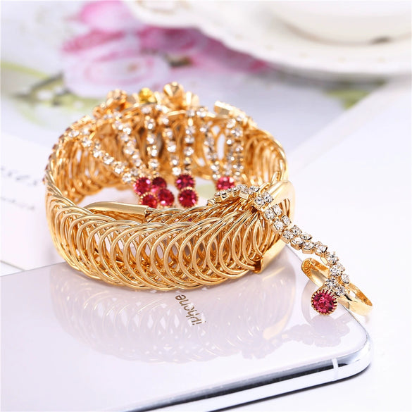 Ladies Alloy Watch With Round Dial And Fashion Style