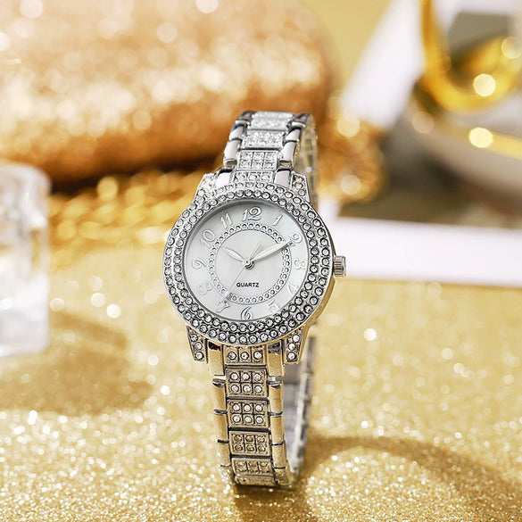 Ladies Alloy Wrist Watch Fashionable Round Dial Quartz Watch