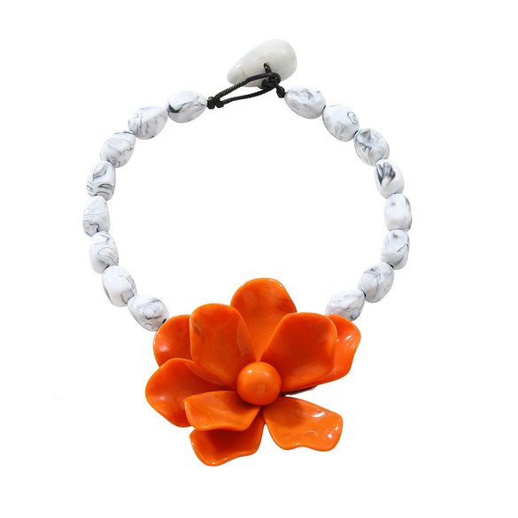 Ladies Bead Chain Necklace With Exaggerated Big Flower Pendant Acrylic Material Geometric Pattern Polishing Treatment