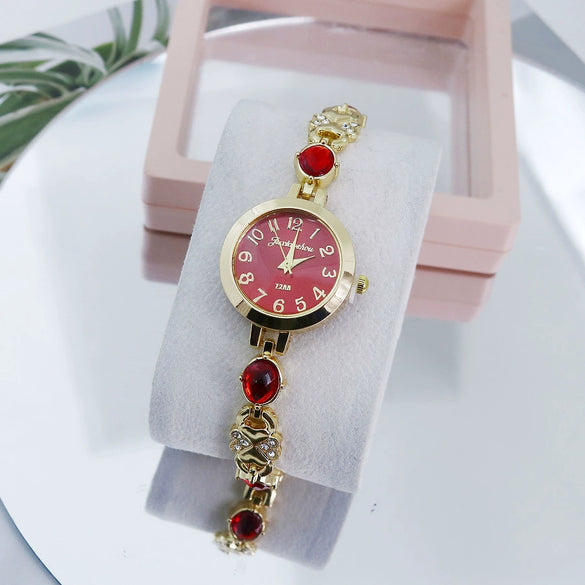 Ladies Bracelet Watch Casual Style Round Dial Stainless Steel Buckle Alloy Case Mineral Mirror