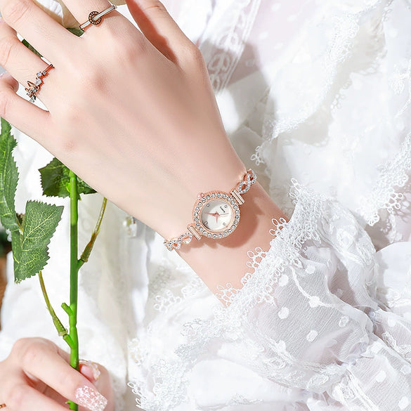 Ladies Casual Alloy Round Quartz Watch With Stainless Steel Buckle