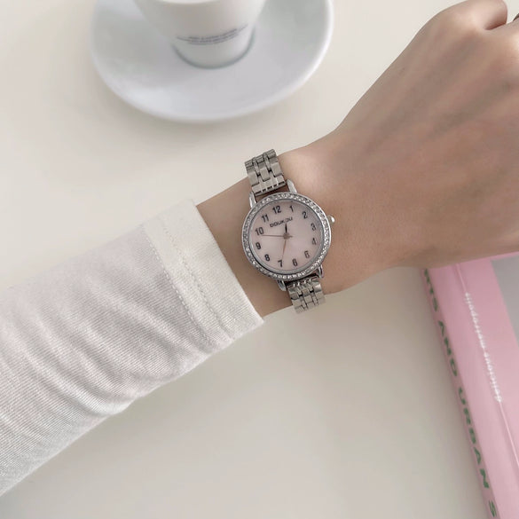 Ladies Casual Metal Quartz Watch With Round Dial And Steel Band