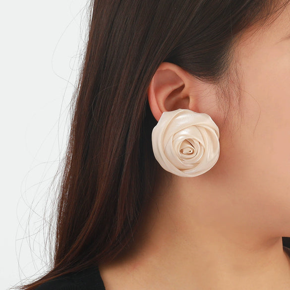 Ladies Fashion Hand Knitted Mixed Materials Flowershaped Earrings And Wrist Flowers