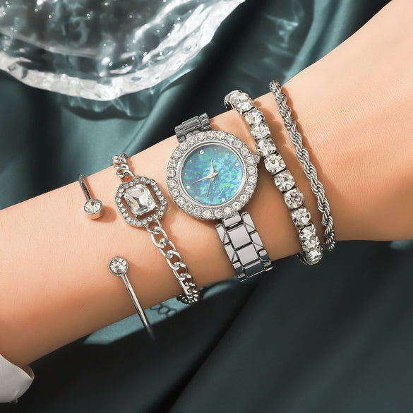 Ladies Fashion Quartz Watch With Diamondencrusted Digital Face Alloy Band And Round Dial