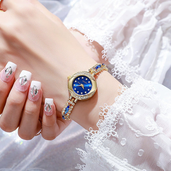 Ladies Fashionable Alloy And Stainless Steel Claw Chain Quartz Watch With Diamondencrusted And Round Dial