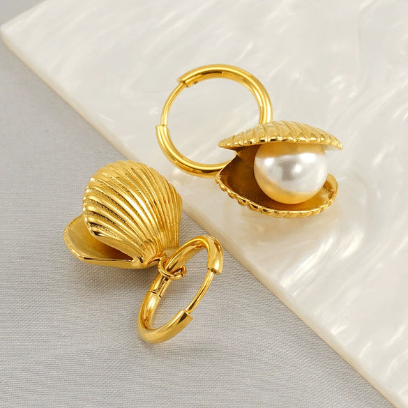 Ladies Jewelry Stainless Steel Pearl Shell Earrings And Necklace With Electroplating