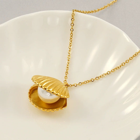 Ladies Jewelry Stainless Steel Pearl Shell Earrings And Necklace With Electroplating