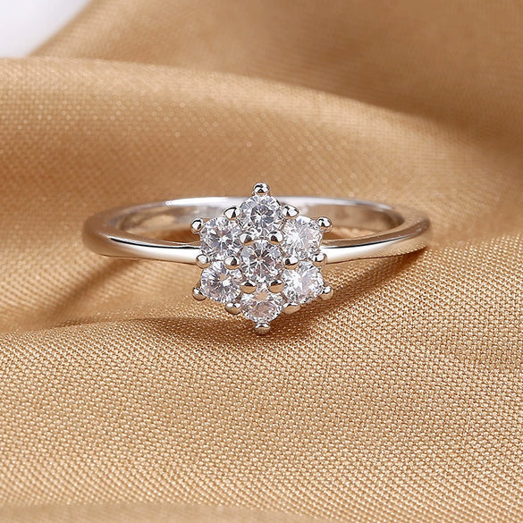 Ladies Light Luxury Snowflake Copper Gold Plated Inlaid Zircon Ring Jewelry