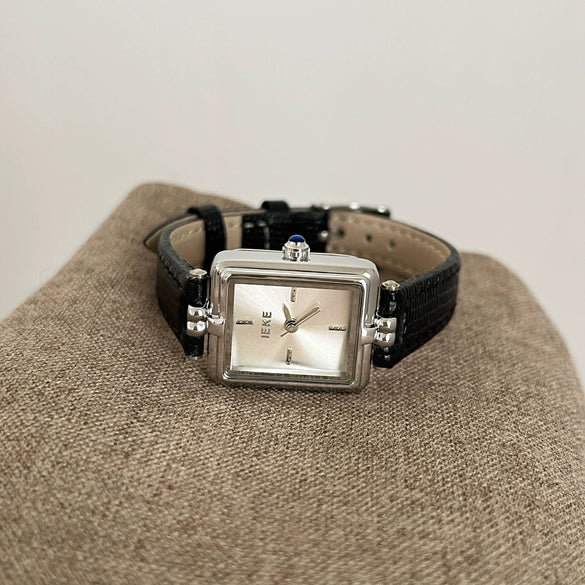 Ladies Luxury Retro Fashion Oval Dial Leather Band Metal Case Watch
