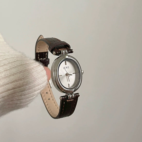 Ladies Luxury Retro Fashion Oval Dial Leather Band Metal Case Watch
