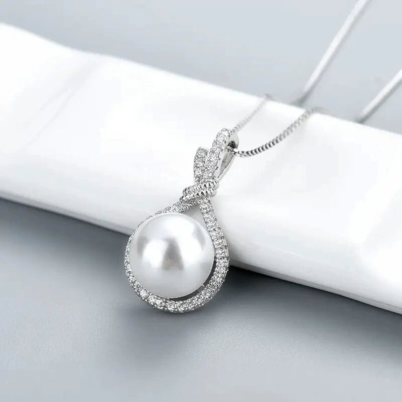 Ladies Necklace Copper Imitation Pearl Round Hollow Geometric Mixed Gem Microinlay Design