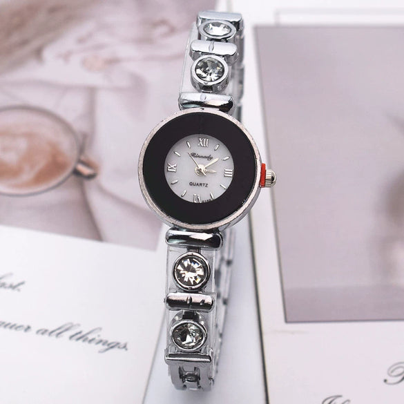 Ladies Quartz Bracelet Watch Flower Shaped Alloy Encrusted With Diamond Leisure Style