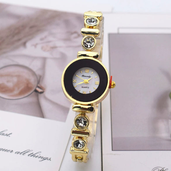 Ladies Quartz Bracelet Watch Flower Shaped Alloy Encrusted With Diamond Leisure Style