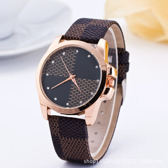 Ladies Quartz Watch Alloy Case Imitation Leather Strap Round Dial Leisure Style