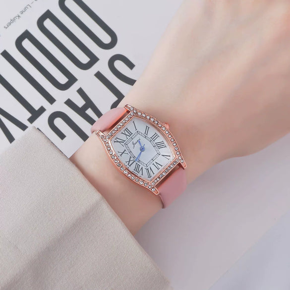 Ladies Quartz Watch Alloy Round Dial Fashion Design