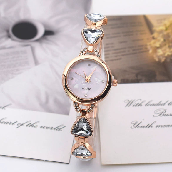 Ladies Quartz Watch Alloy Strap Round Dial Leisure Style