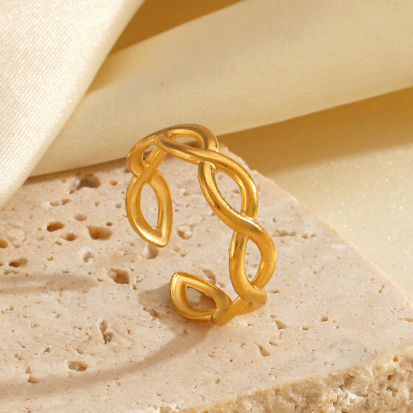 Ladies Stainless Steel Geometric Cross Ring With 18K Gold Plated Electroplating Hip Hop Style