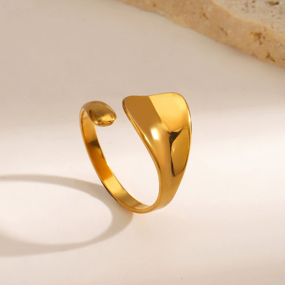 Ladies Stainless Steel Geometric Smooth Hip Hop Ring With Electroplating