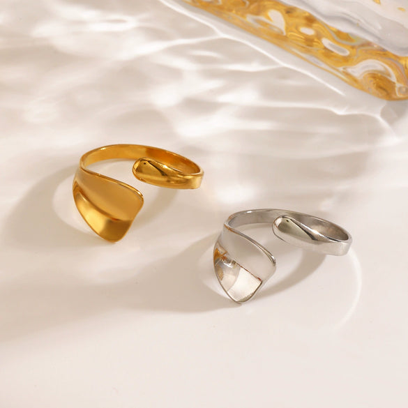 Ladies Stainless Steel Geometric Smooth Hip Hop Ring With Electroplating