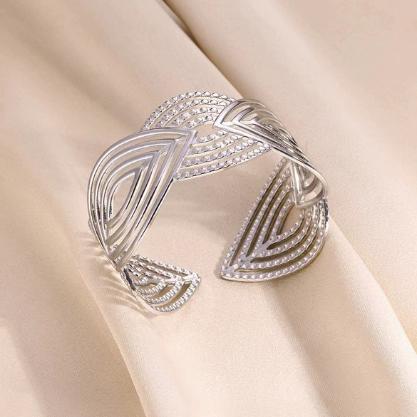 Ladies Stainless Steel Open Wide Edition Hollow Geometric Flower Leaf Exaggerated Style Electroplated Bracelet