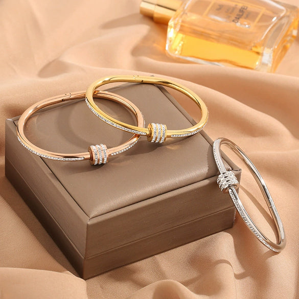 Ladies Titanium Steel Simple Goldplated Bracelet With Drill
