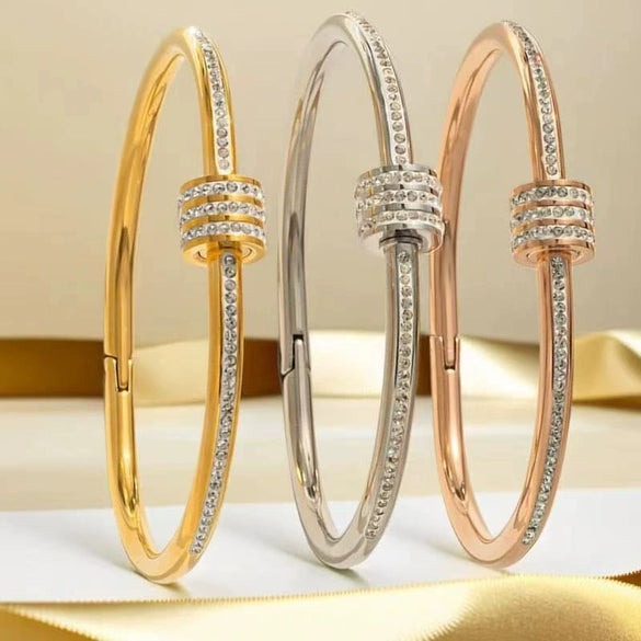 Ladies Titanium Steel Simple Goldplated Bracelet With Drill