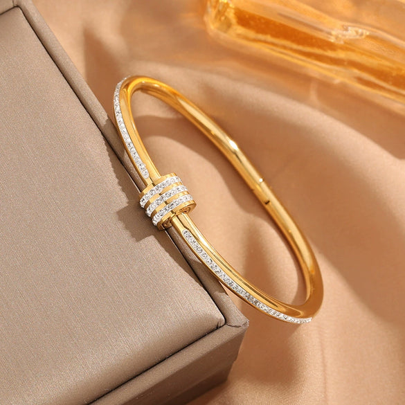 Ladies Titanium Steel Simple Goldplated Bracelet With Drill