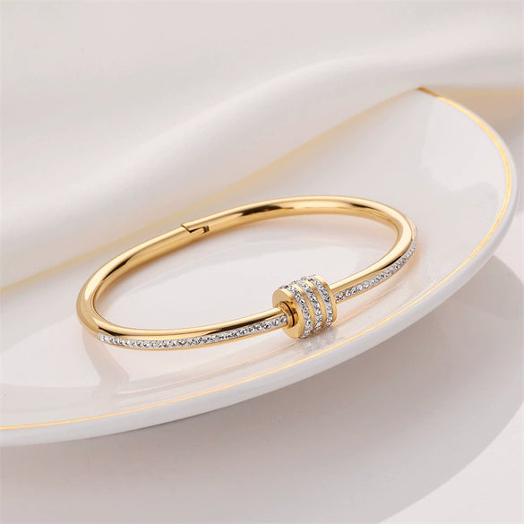 Ladies Titanium Steel Simple Goldplated Bracelet With Drill