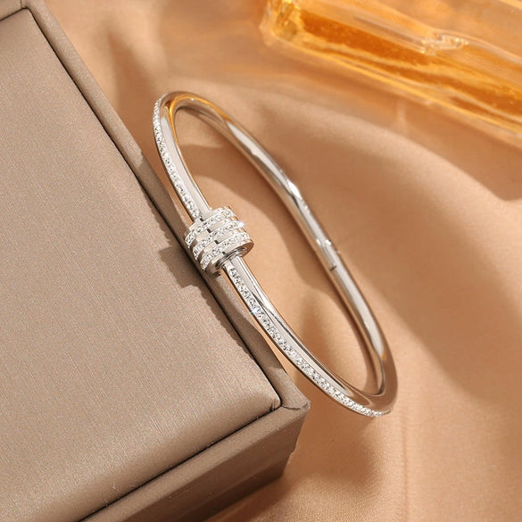 Ladies Titanium Steel Simple Goldplated Bracelet With Drill