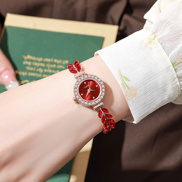 Ladies Watch Alloy Case Plastic Strap Round Dial Fashion