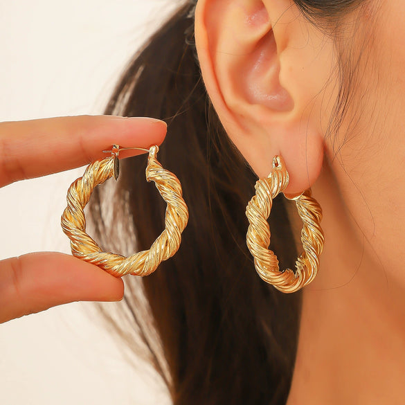 Ladies Zinc Alloy Geometric Style Electroplated Earrings With Flower And Drop Shape Pattern