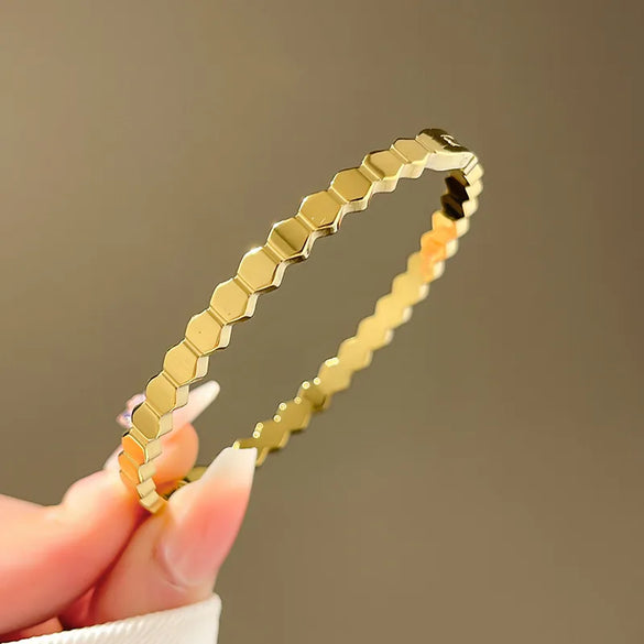 Lady Four Leaf Clover Titanium Steel Bangle In Bulk