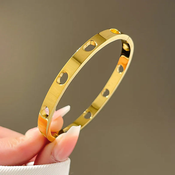 Lady Four Leaf Clover Titanium Steel Bangle In Bulk