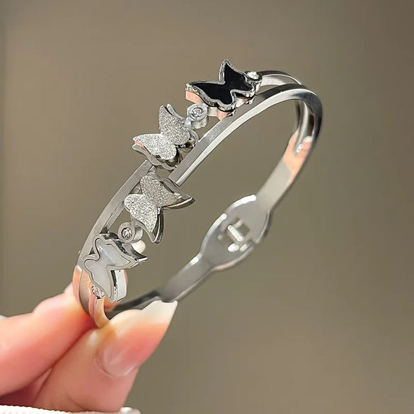 Lady Four Leaf Clover Titanium Steel Bangle In Bulk