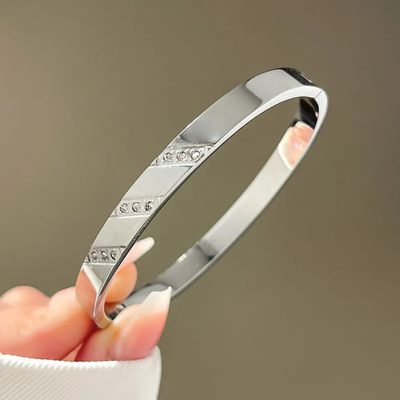 Lady Four Leaf Clover Titanium Steel Bangle In Bulk