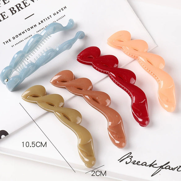 Large Hollow Twisted Resin Claw Hair Clip For Women Long Ponytail Grip With Glossy Painted Finish