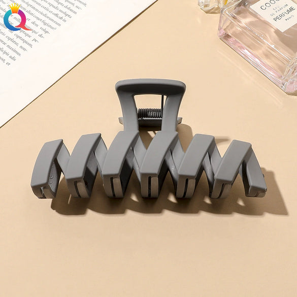 Large Retro Plastic Shark Hair Clip For Women Handmade Updo Hairpin Simple Fashion Hair Accessory Wholesale