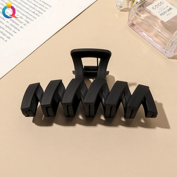 Large Retro Plastic Shark Hair Clip For Women Handmade Updo Hairpin Simple Fashion Hair Accessory Wholesale