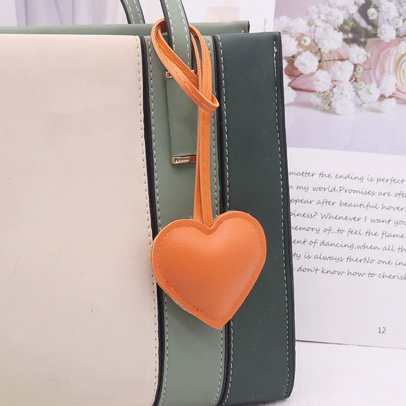 Leather Heartshaped Pendant Key Chain Creative Modern Simplicity Style
