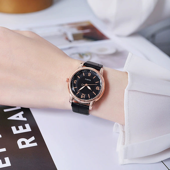 Leisure Alloy And Imitation Leather Women's Watch With Round Dial And Pin Buckle